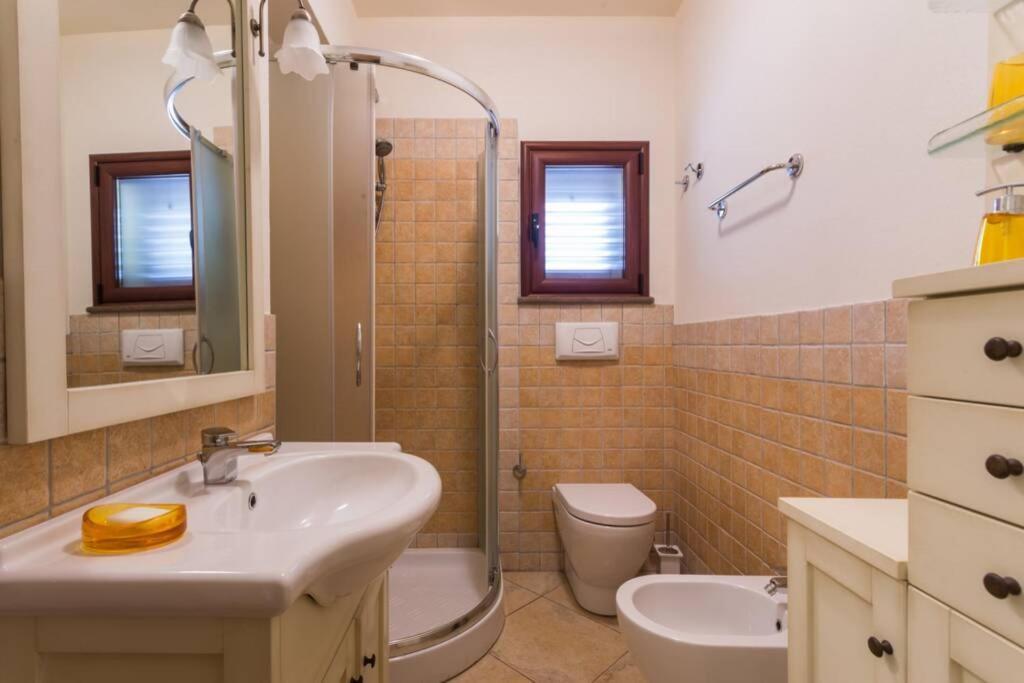 A Charming Country Cottage + Bikes And Kayaks ボーザ エクステリア 写真
